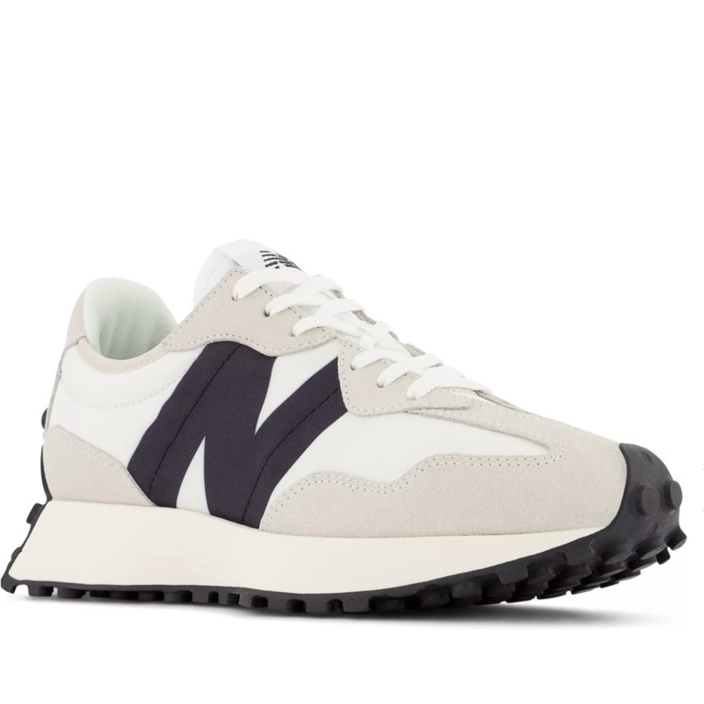 New Balance Women's 327 Shoes Size 8